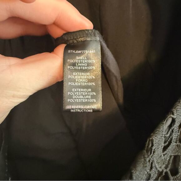 Adelyn Rae Black Lace Sleeveless Romper Size S - Picture 4 of 5